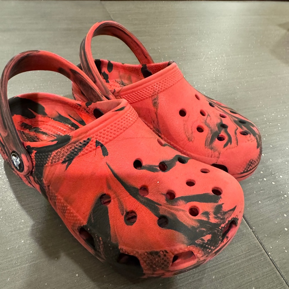 Kids Red and Black Clogs J2
